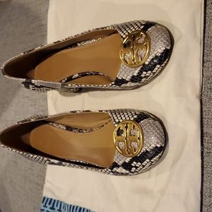 Tory Burch Snake Print Pumps Size 7